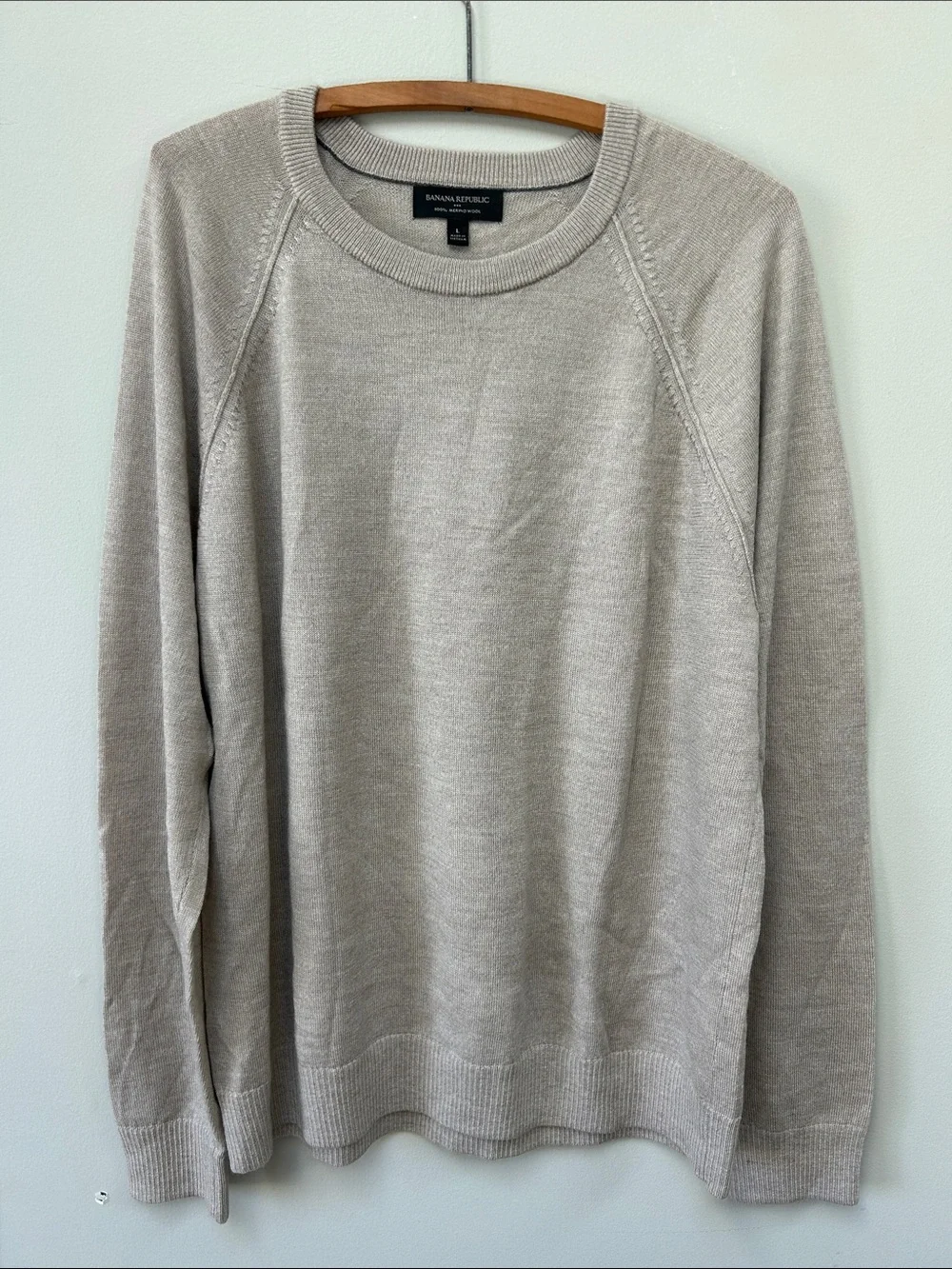 Banana Republic Large Men's Crewneck Sweater in Oatmeal 100% Marino Wool